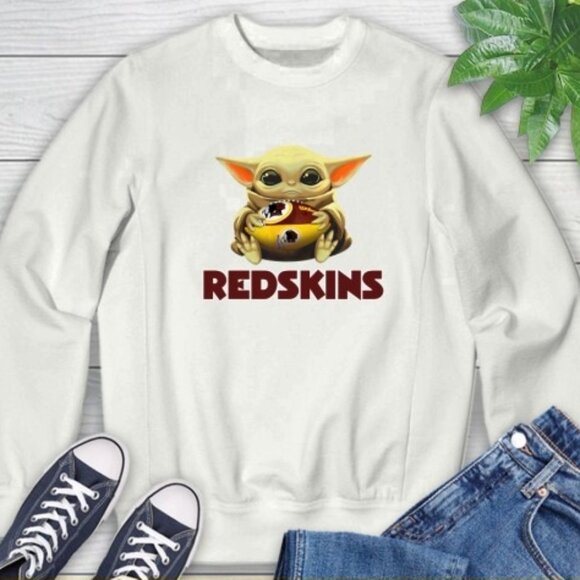 NFL Washington Redskins Baby Yoda Star Wars Christmas Football Sweatshirt 159 - Picture 1 of 5